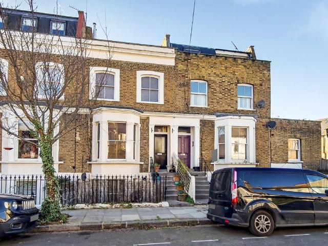 Askew Crescent, London W12, 2 bed flat to rent, £2,197 pcm | PrimeLocation