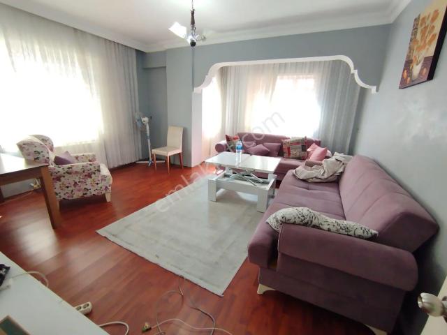 Aslı Emlak'tan 75 Yıl Mah 2+1 Çift Balkonlu Birinci Kat