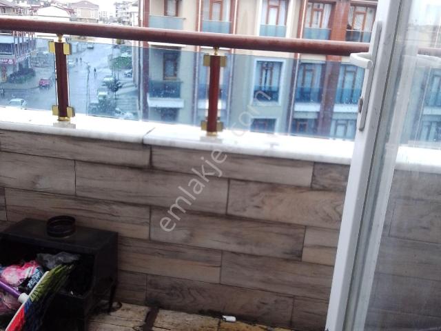 Aslı Emlaktan Bolluca Cadde Üzeri Kiralık 1.kat Daire