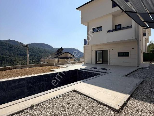 Aslım Emlak'tan Fethiye Üzümlü'de Fırsat Villa