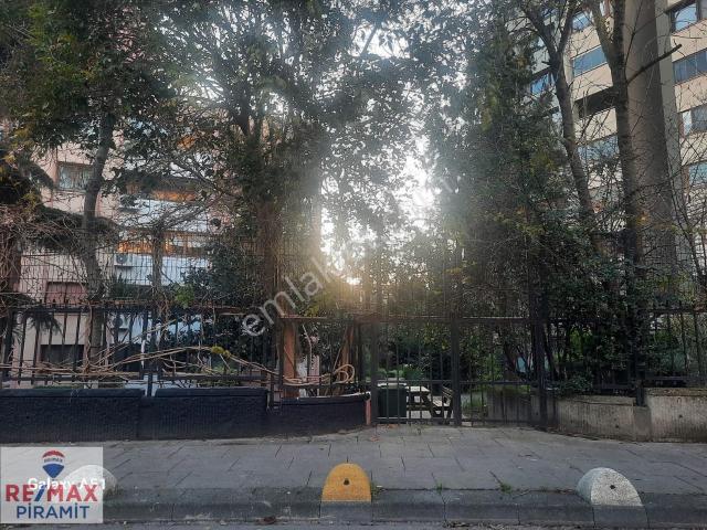 Aslı Sayar'dan 1+1 İşbankası Konutları Acıbadem Kiralık!