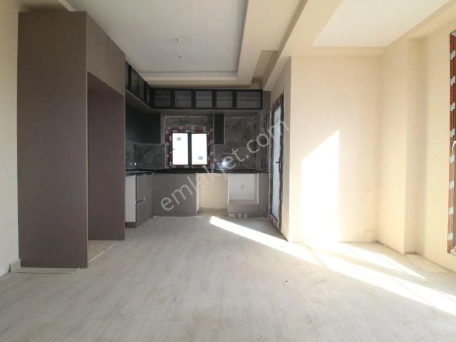 Aslan'dan Çeşmeli De D 400 E Yakın 3 Bloklu Site İçi Sıfır 2+1