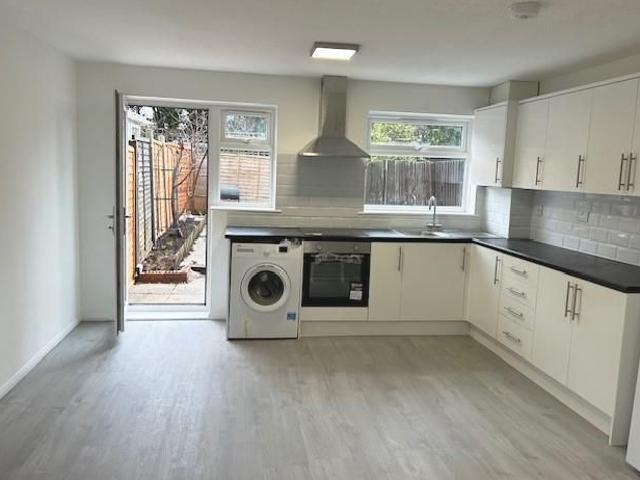 Aspen Close, Ealing W5, 3 bed terraced house to rent, £2,400 pcm | PrimeLocation