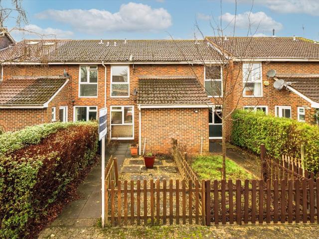 Aspen Close, Ealing W5, 2 bed property to rent, £2,000 pcm | PrimeLocation