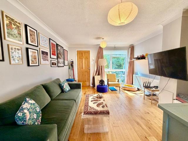 Aspen Close Ealing W5 2 bed terraced house £2,000 pcm £462 pw