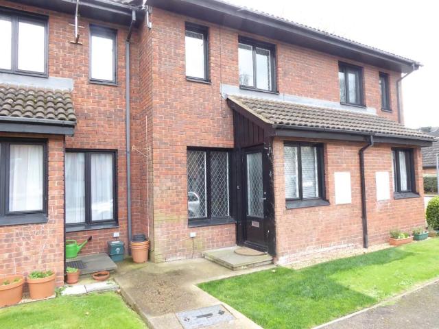 Aspen Close, Staines Upon Thames TW18, 1 bed terraced house to rent, £1,300 pcm | PrimeLocation