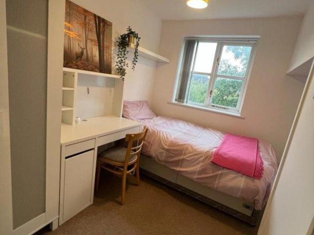 Aspen Grove 8 bed house share to rent £4,800 pcm £1,108 pw