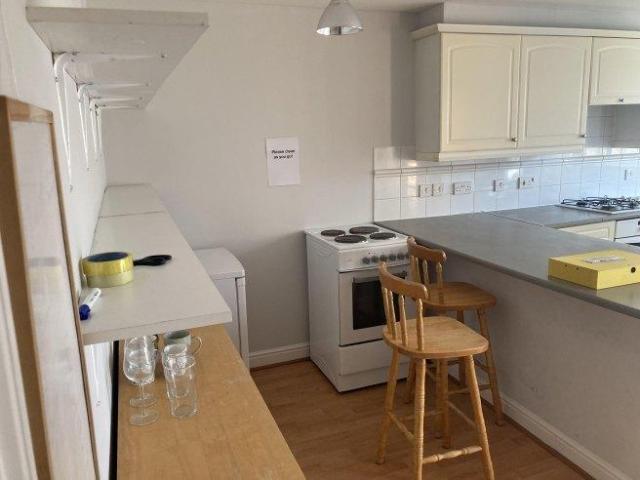 Aspen Grove 8 bed house share to rent £5,200 pcm £1,200 pw