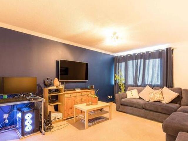 Aspen Grove, Westhill, 2 Bedroom Flat