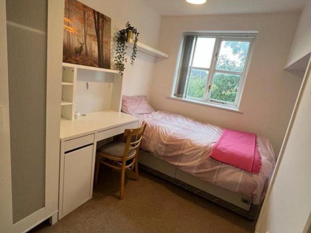 Aspen Grove, Aldershot, Hampshire GU12, 7 bed shared accommodation to rent, £615 pppm | PrimeLocation