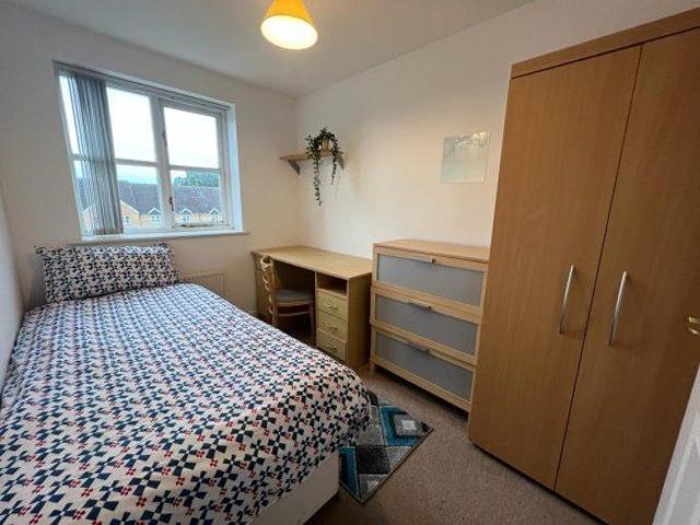 Aspen Grove, Aldershot, Hampshire GU12, 4 bed shared accommodation to rent, £611 pppm | PrimeLocation