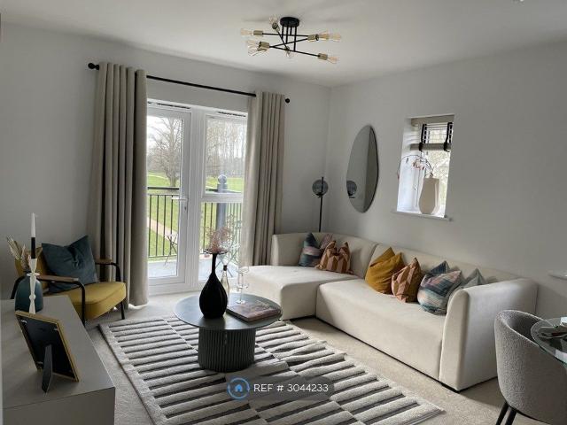 Aspen Road, High Wycombe HP10, 2 bed flat to rent, £1,850 pcm | PrimeLocation