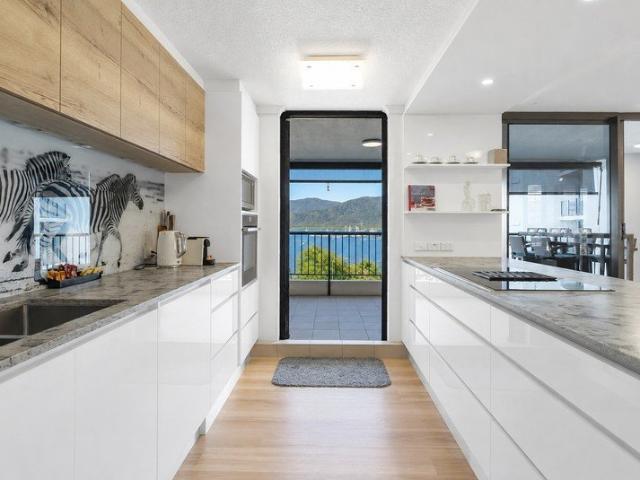 ASPIRATIONAL ADDRESS, IMMACULATE INTERIOR, EXCEPTIONAL VIEWS