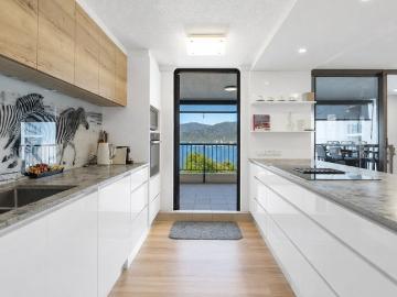 ASPIRATIONAL ADDRESS, IMMACULATE INTERIOR, EXCEPTIONAL VIEWS