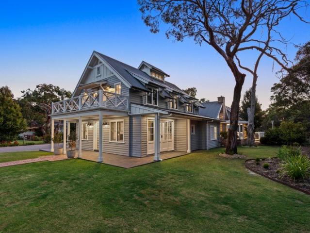 Aspirational Family Living in the Yellow Gums Estate