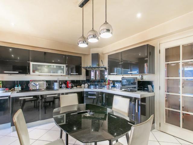 Aspremont, sublime maison 7 pièces de 260 m² au calme avec p. 256m² Aspremont