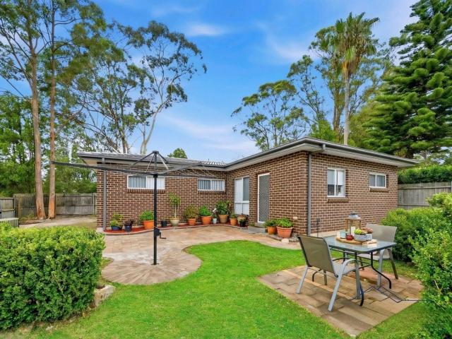 Asquith, 18A Royston Parade