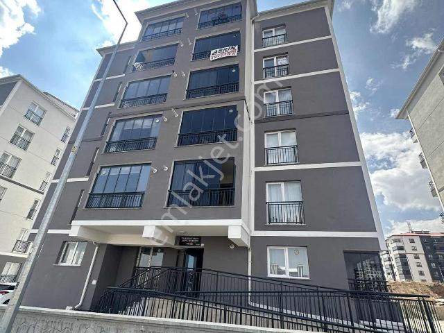 Asrın Emlak'tan Şeyhşamil Mh.kiralık 3+1 Kom.sıfır Daire