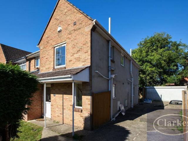 Astbury Avenue, Wallisdown 5 bed semi detached house to rent £2,675 pcm £617 pw
