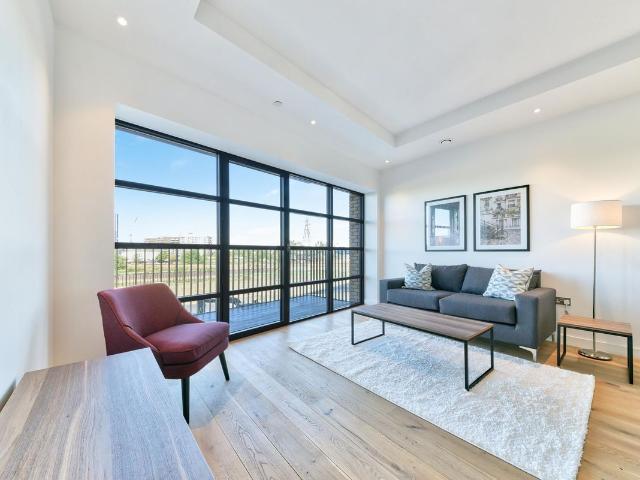 Astell House, London City Island, London E14, 1 bed flat to rent, £2,375 pcm | PrimeLocation