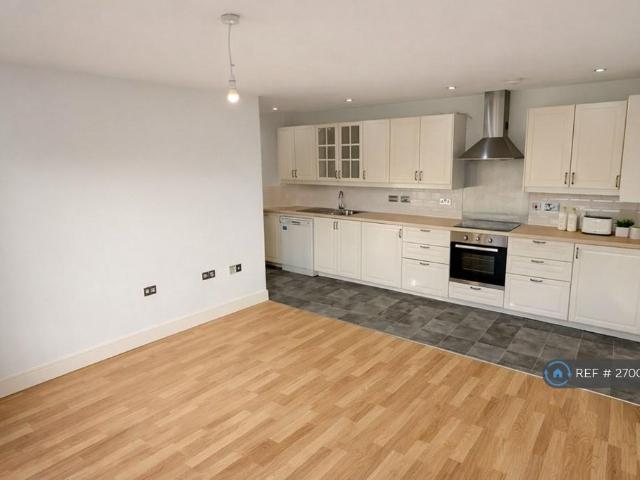 Aster Court, London, E5 2 bed flat to rent £2,300 pcm £531 pw