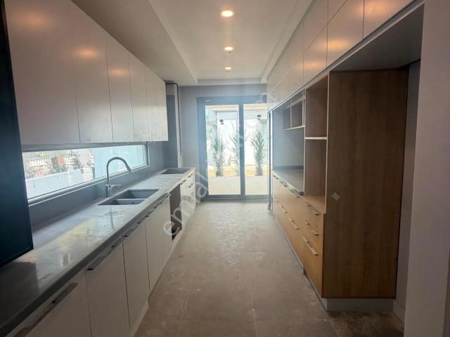 Astera Villalarında Bağımsız Güvenlikli Sitede 4+1 Sıfır Villa