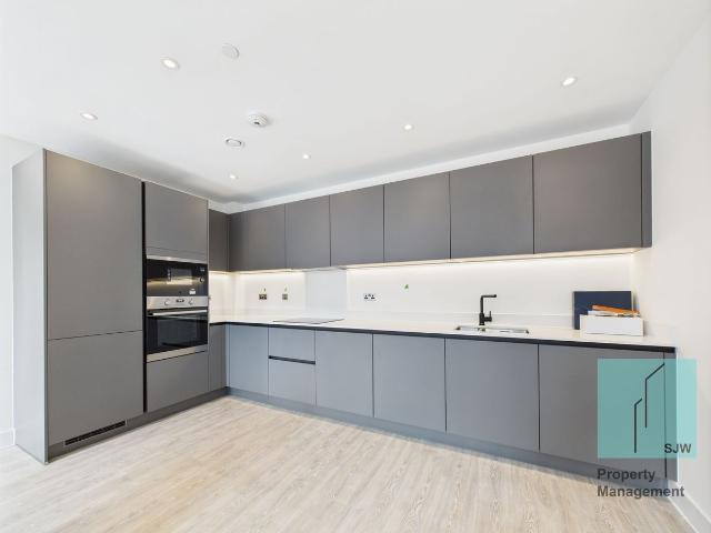 Aston Terrace, Cambridge CB3, 2 bed flat to rent, £2,500 pcm | PrimeLocation