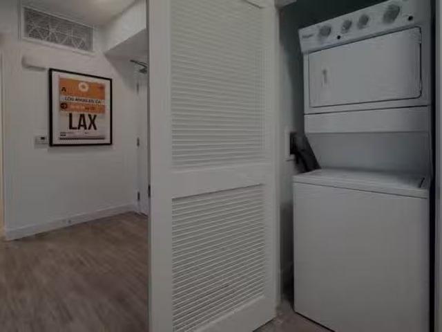 Aston at Gateway, 10568 Gateway Promenade, El Monte 1 Bedroo.
