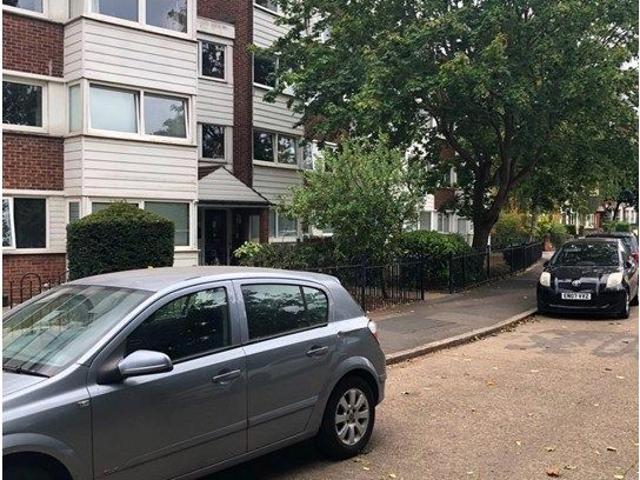 Aston Court, Woodford Green IG8, 2 bed maisonette to rent, £1,899 pcm | PrimeLocation