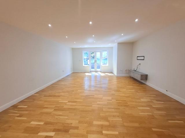 Aston Close, Hemel Hempstead HP3, 4 bed property to rent, £2,400 pcm | PrimeLocation