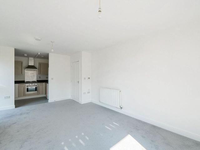 Aston House, 45 Campus Avenue, Dagenham RM8, 1 bed flat to rent, £960 pcm | PrimeLocation
