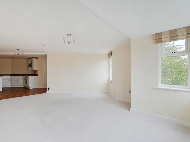 Aston House, Horse Chestnut Close, Chesterfield S40, 2 bed flat to rent, £850 pcm | PrimeLocation