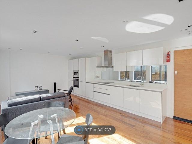 Aston House, London EC4A, 1 bed flat to rent, £2,950 pcm | PrimeLocation