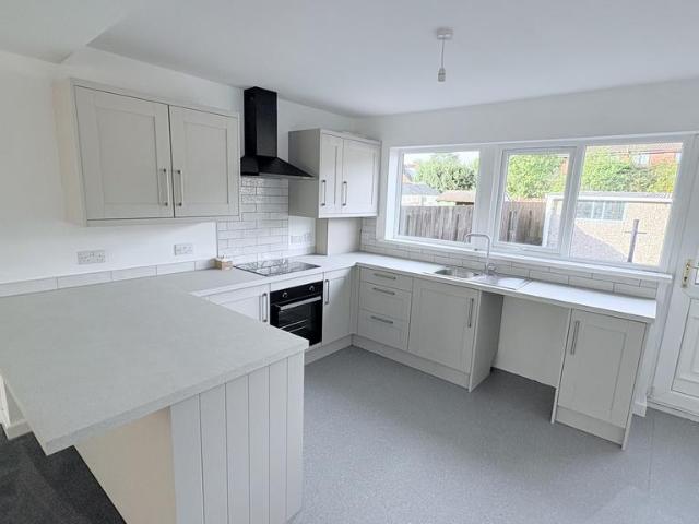 Aston Road, Willerby HU10 2 bed terraced house to rent £795 pcm £183 pw