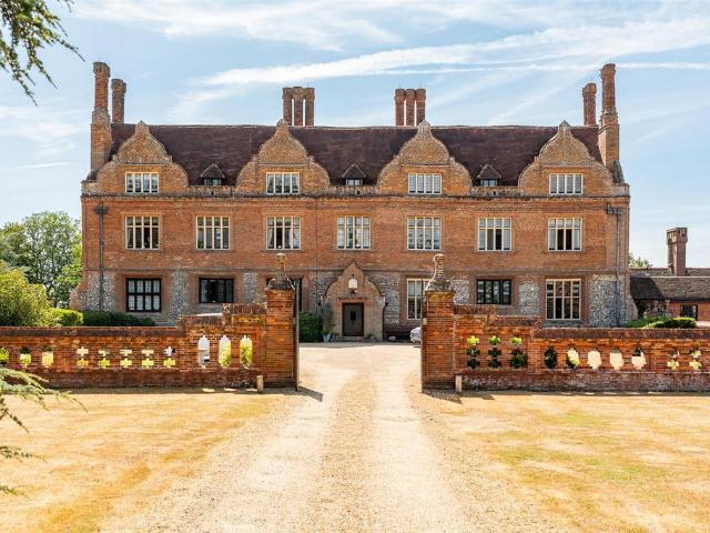 Astonbury Manor, Aston SG2 2 bed apartment to rent £2,000 pcm £462 pw