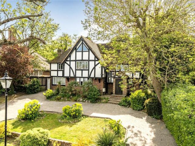 Astons Road, Moor Park. 6 bed detached house to rent £7,500 pcm £1,731 pw