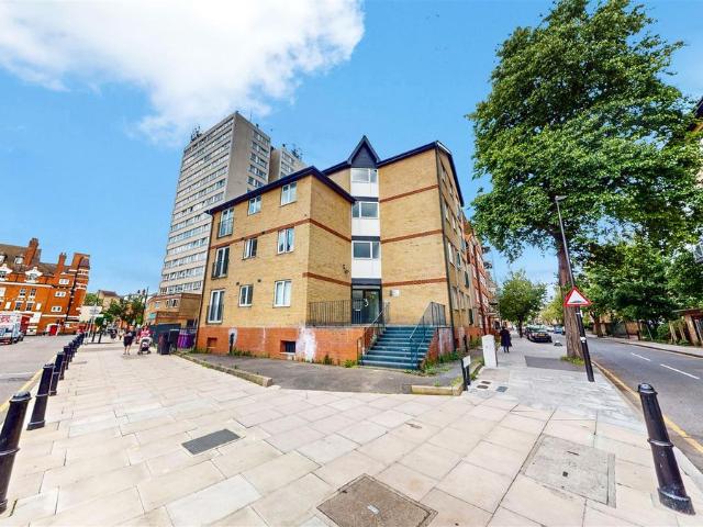 Astra Apartments, Globe Road, Bethnal Green E2, 1 bed flat to rent, £1,800 pcm | PrimeLocation