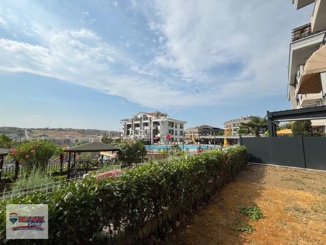 Asude Vadi Evlerinde Ön Sıra Bahçe Kullanımlı Kiralık 2+1