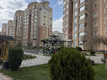 Asude Konutlarında Satılık Ara Kat 4+1 Bakımlı Daıre