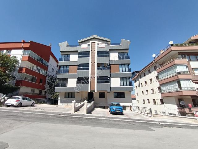 Asyapıdan 2+1 90m2 Balkonlu asansörlü yeni Süper Lüx Kombili