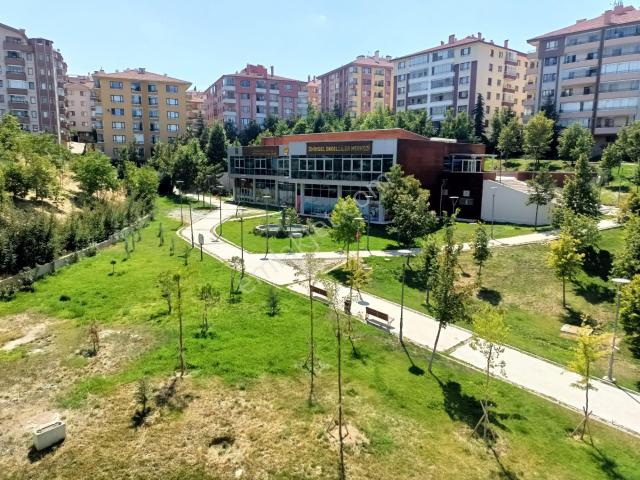 Asyapıdan 3+1+kiler 120 M2 Vadi Manzaralı Ara Kat Kombili