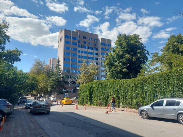 Asyapıdan 3+1+kiler 130m2 Hakimevi polisevi ç.emeç Yakını Lüx Kaloriferli