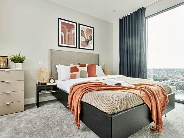 Apo apartments TW8 2 bed apartment to rent £2,600 pcm £600 pw