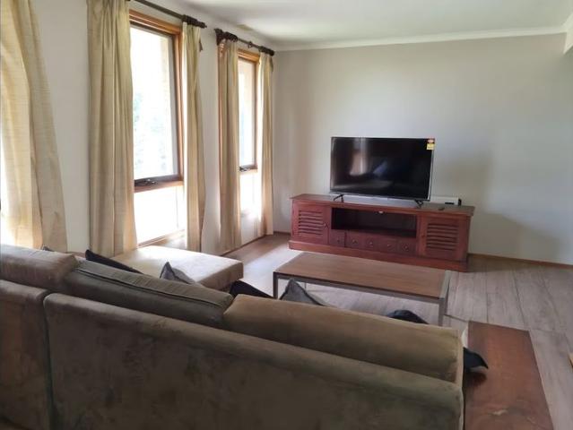 Apollo Bay 4 bedrooms, 3 bathrooms, Nelson st