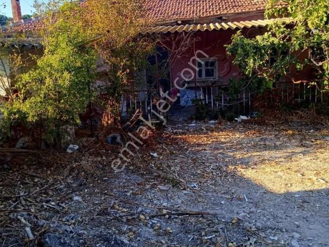 Çapaklı Mahallesinde 458m2 Arsası Ve Müstakil Ev