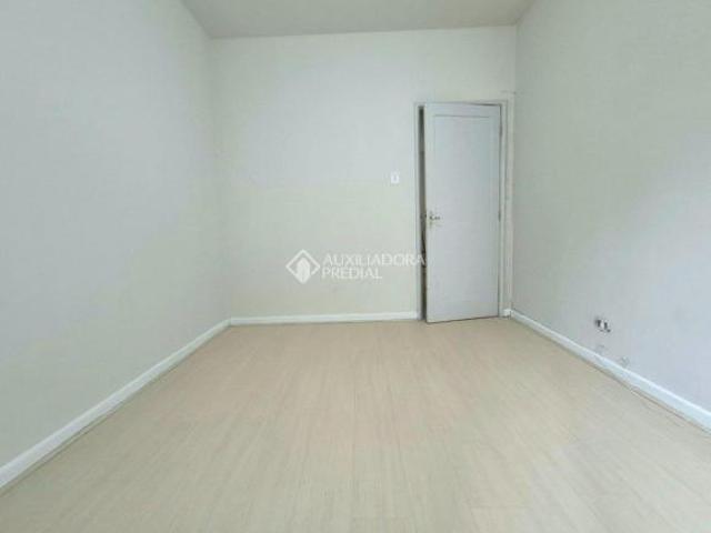 Aparatamento com 02 quartos no Centro