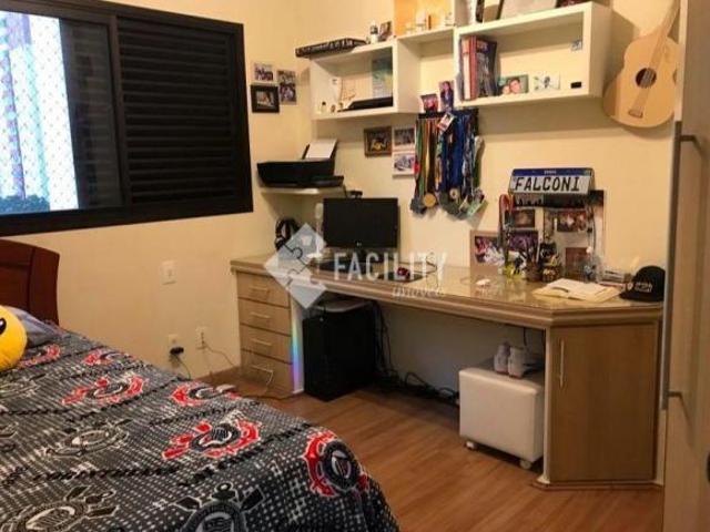 Aparatmento com 3 quartos sendo 2 suites no Parque Prado