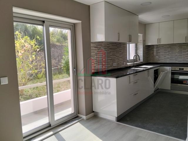 Apartº T3 + Gar, todo Renovado, Como Novo Santa Clara