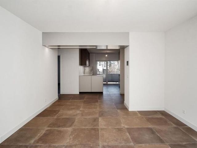 Apartment,3.5,103