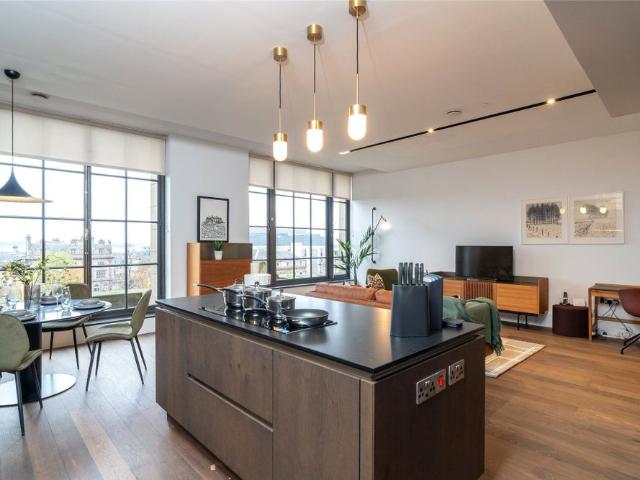 Apartment 3, 3 St Andrew Square